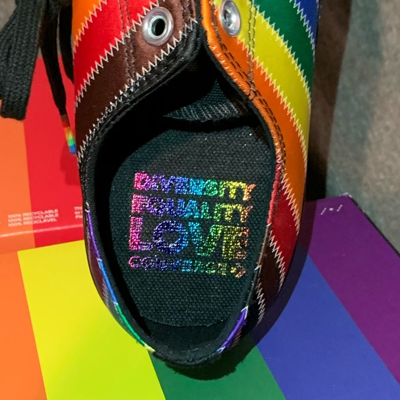 Converse Pride Chuck 70 Low Top LGBT Pride Shoes - Picture 8 of 8